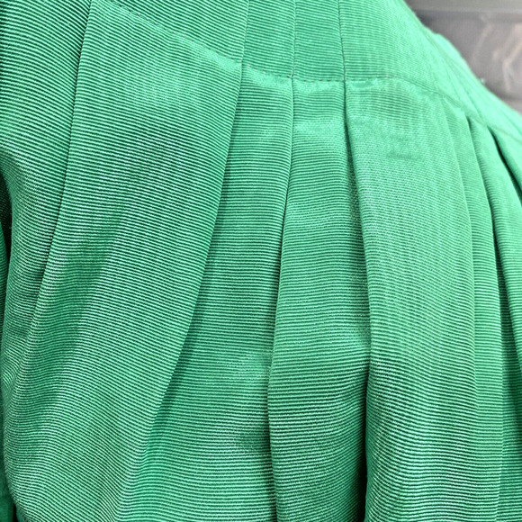 Victor Alfaro Skirt Bright Green Pleated Satin Shimmer Size 8 St Patrick's Day - Picture 7 of 8